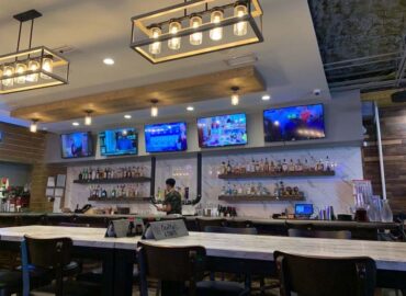Locals Sushi & Sports Pub – West Ashley